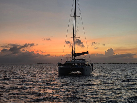 Flying Ginny Catamaran Charter-埃尔波韦尼尔必去景点