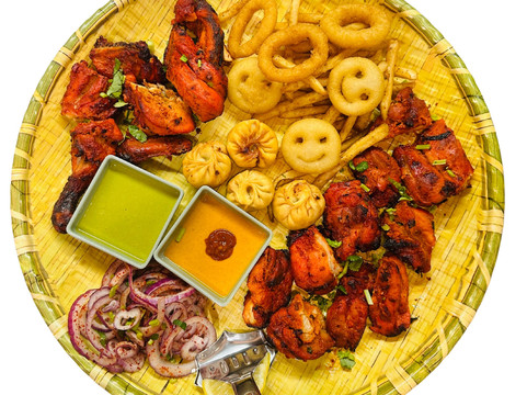 URZA Restaurant主图