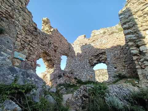Vestiges Du Château De Sabarda