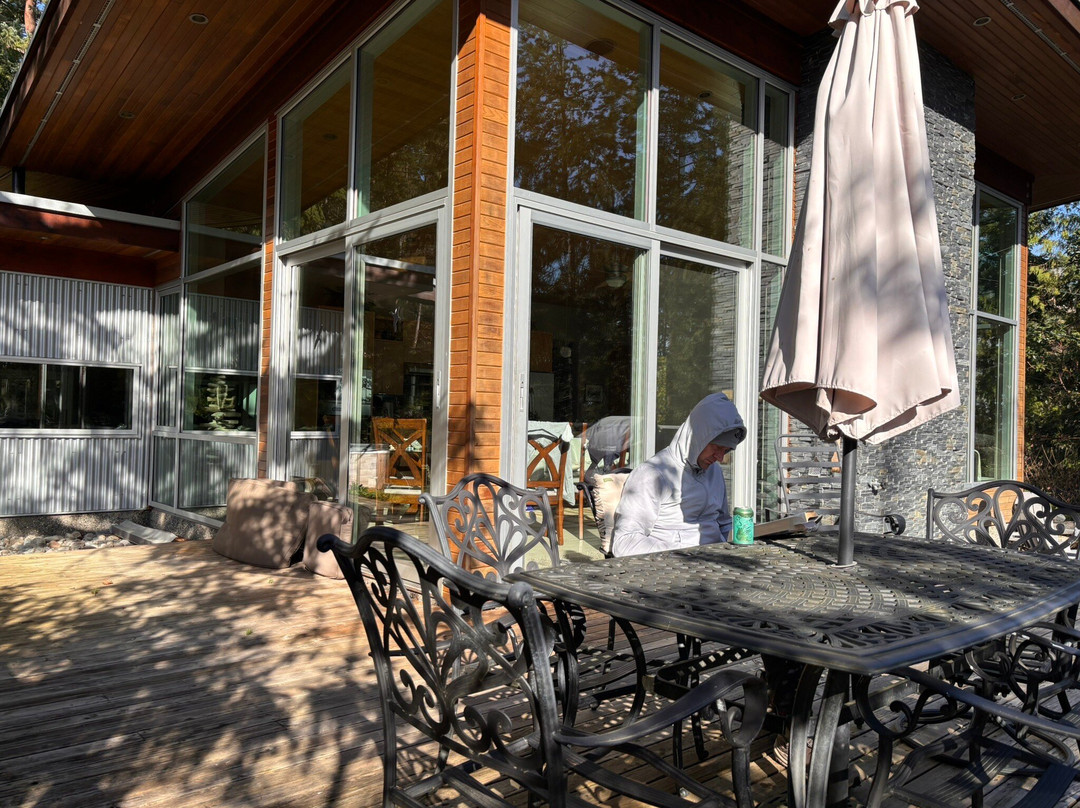 Pointhouse Suites on Sargeant Bay主图