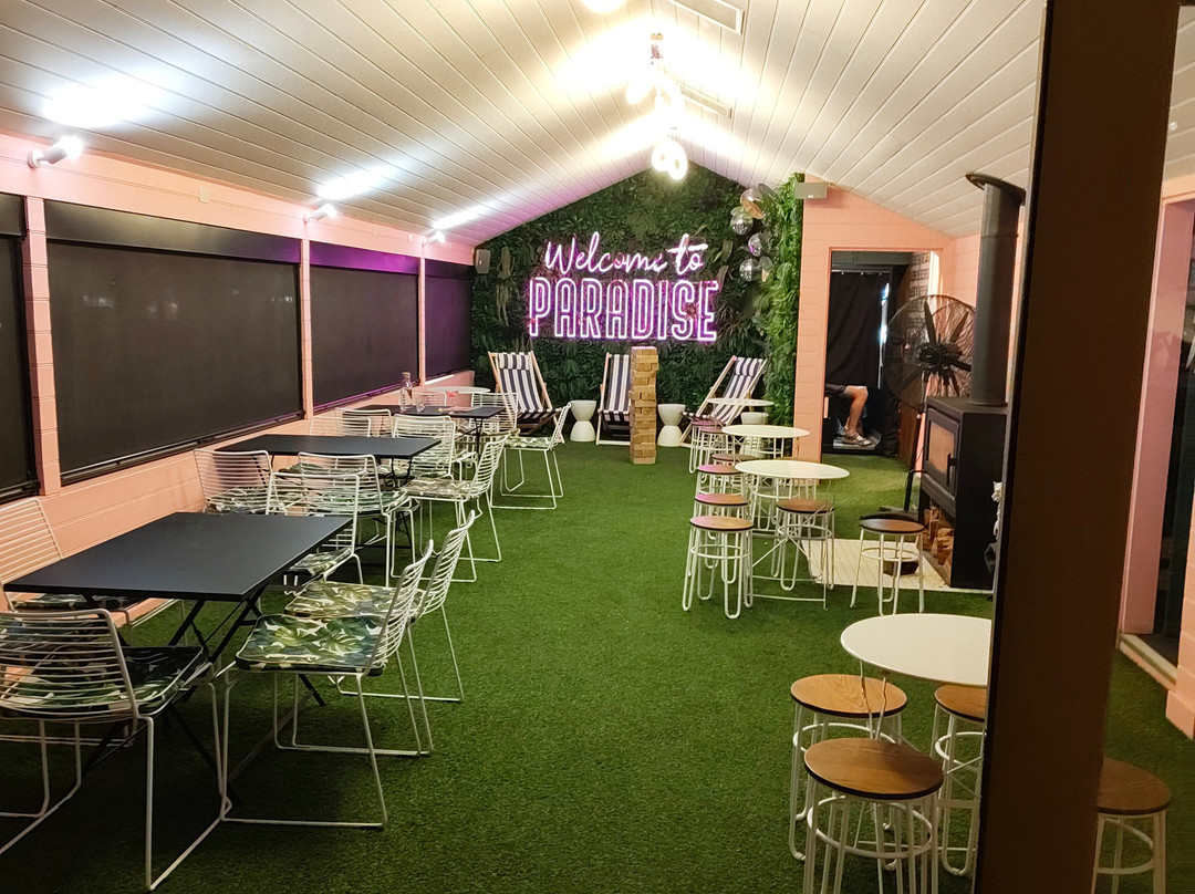 Paradise Bar