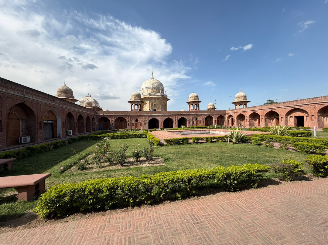 Sheikh Chehli Mausoleum-Kurukshetra必去景点
