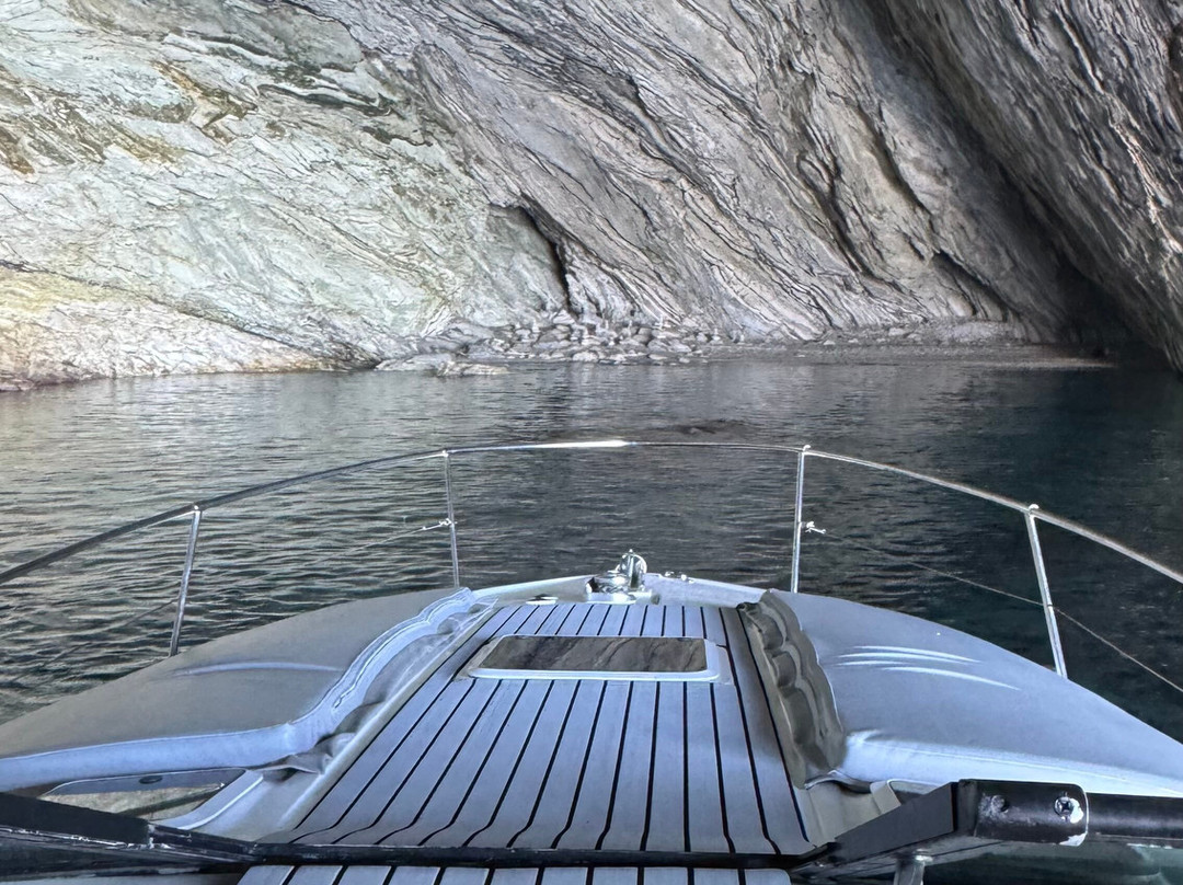 Escape Boat Cruises-Nikiana必去景点