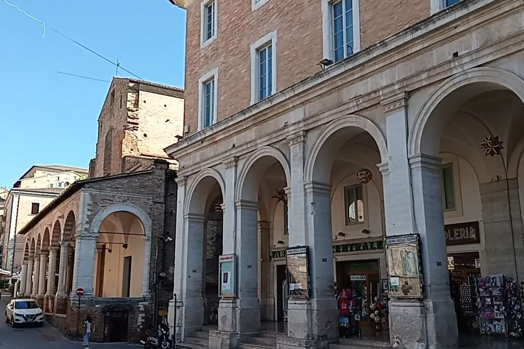 Piazza della Repubblica-乌尔比诺必去景点