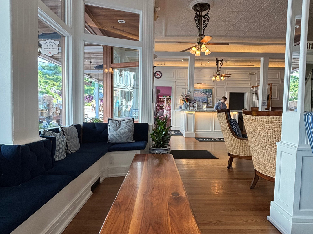 Chippewa Hotel Waterfront主图