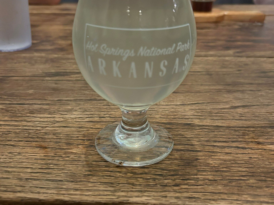 Superior Bathhouse Brewery and Distillery-温泉城必去景点