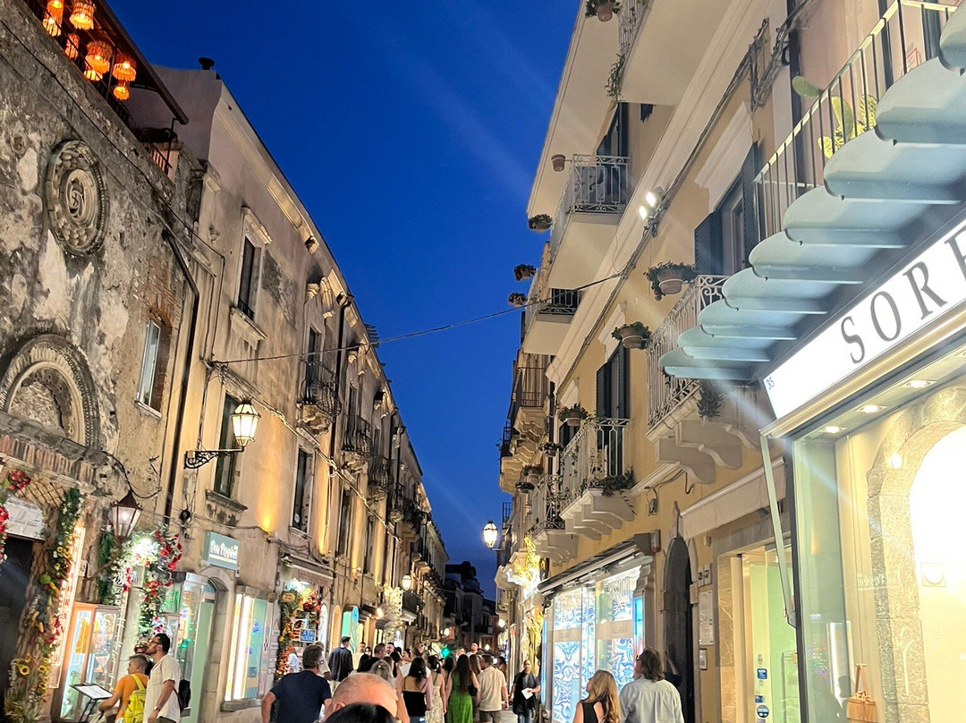 Corso Umberto-陶尔米纳必去景点