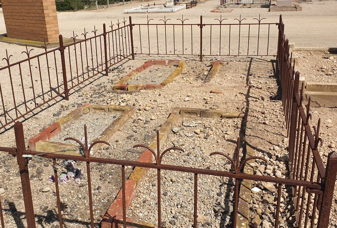 Port Victoria Cemetery-Port Victoria必去景点