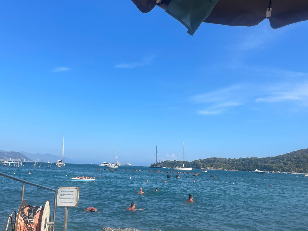 Arenella Beach-韦内雷港必去景点