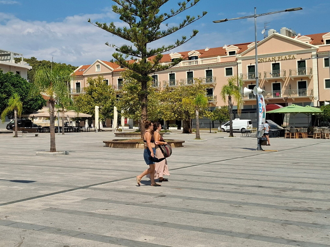 Vallianou Square-阿尔戈斯托利翁必去景点