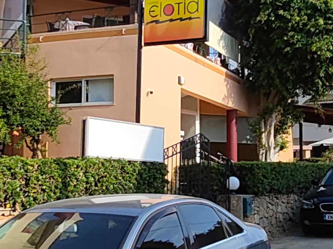 依洛蒂亚酒店主图