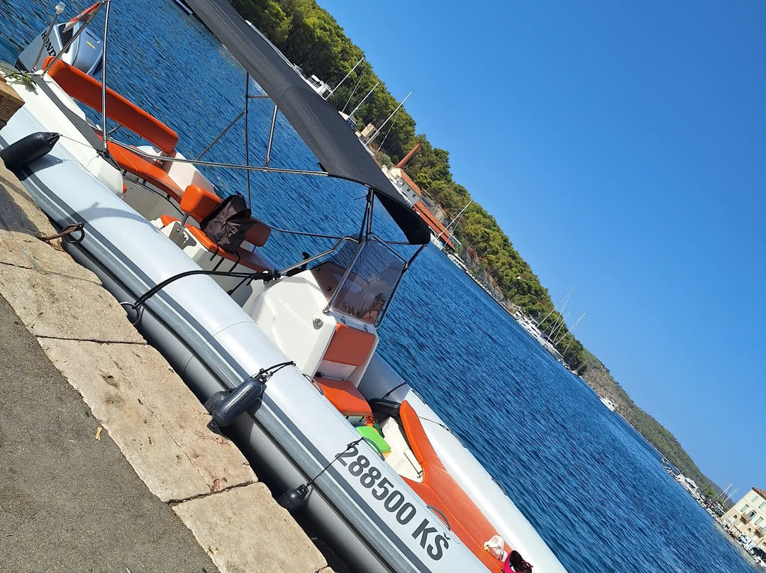 Kaštela Boat Tours-Kastel Kambelovac必去景点