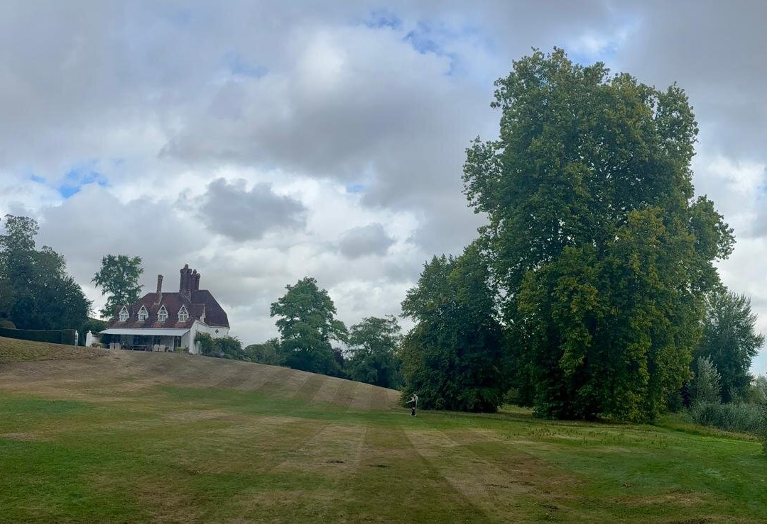 Houghton Lodge Gardens-Houghton必去景点