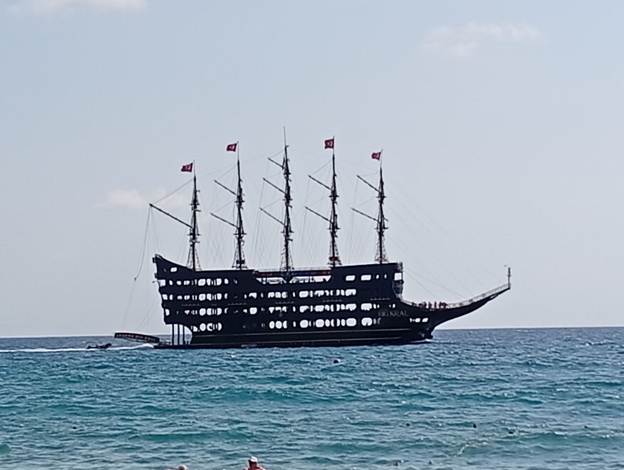 科纳克里奈尔吉斯酒店-旅行者