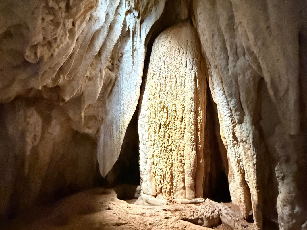 Cayman Crystal Caves-大开曼岛必去景点