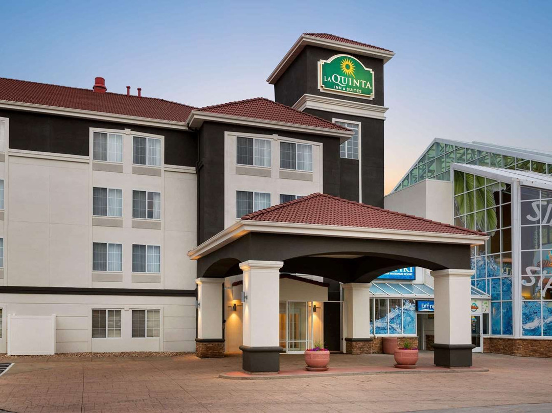 La Quinta Inn and Suites by Wyndham at Watiki Waterpark主图