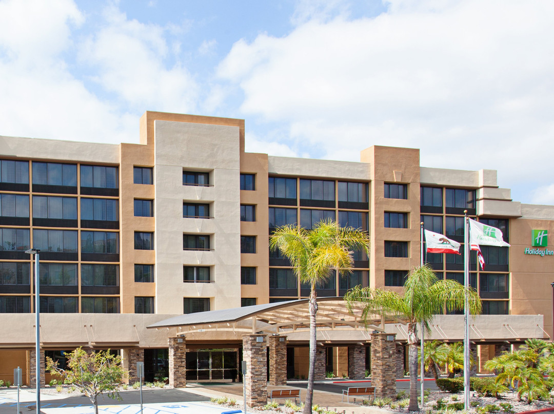 戴蒙德巴酒店住宿-钻石吧假日酒店