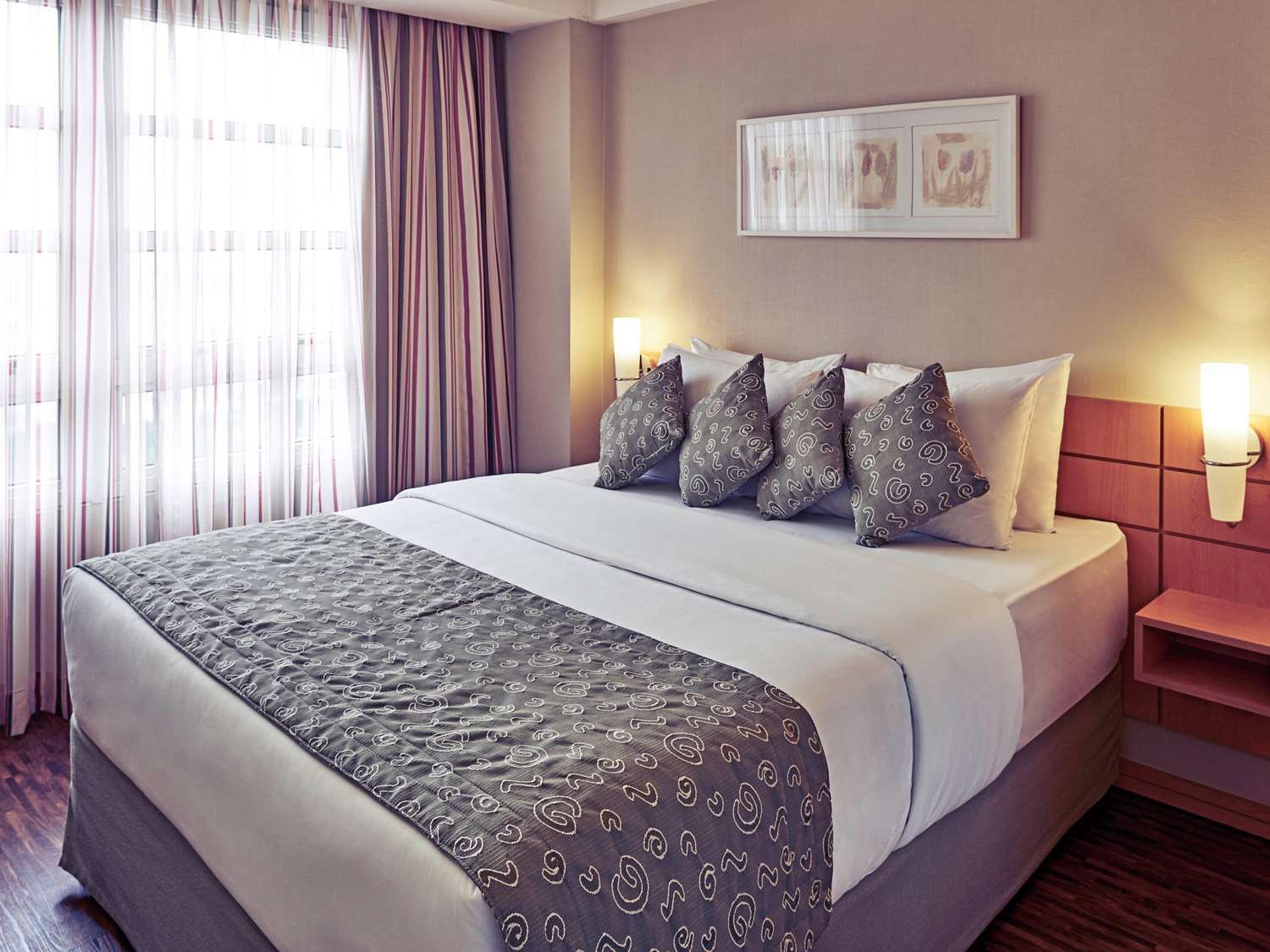 瓜鲁柳斯机场美居酒店-官方