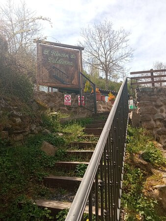 El Rincon De Zaldierna主图