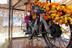 Bullet Baba Temple-焦特布尔必去景点