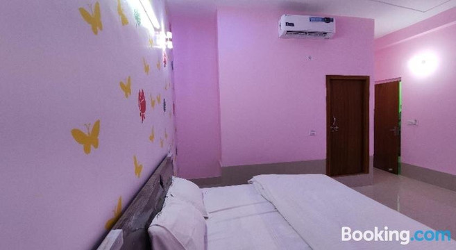 OYO 80778 Hotel Sajan