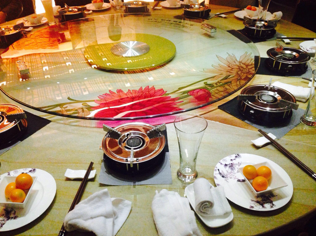 Ji Yue Seafood YeWei Hotpot
