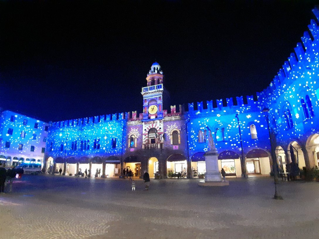 Piazza Guercino景点图片