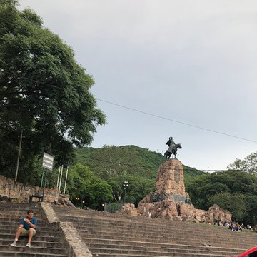 Monumento al Gral. Martín Miguel de Guemes-萨尔塔必去景点