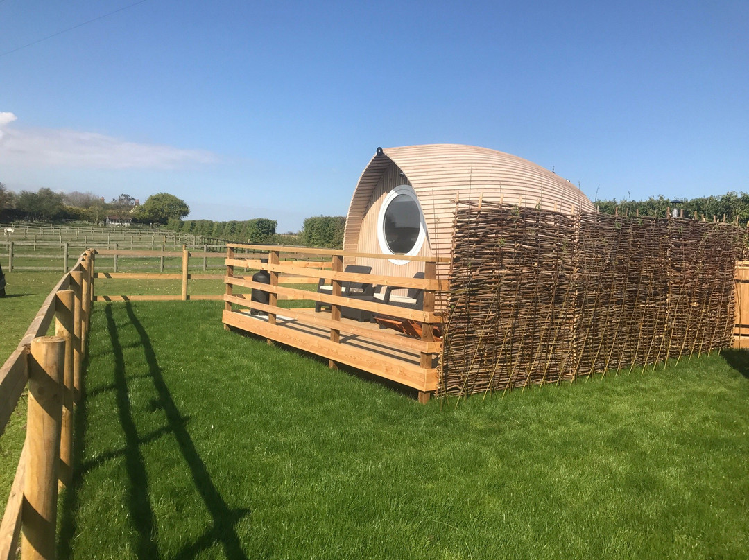 Lee Wick Farm Cottages & Glamping