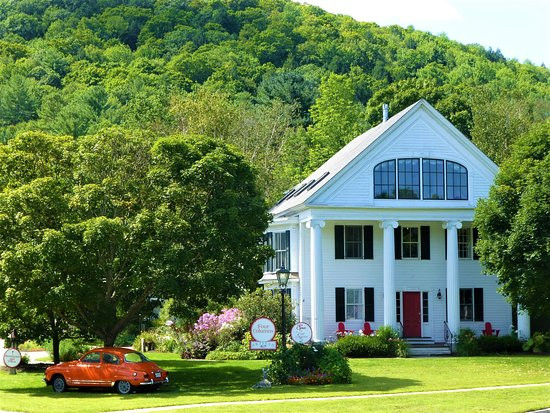 The Four Columns Inn And 1832 Tavern主图