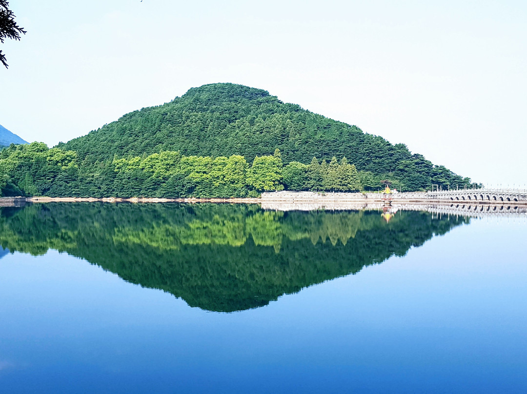 芦林湖景点图片