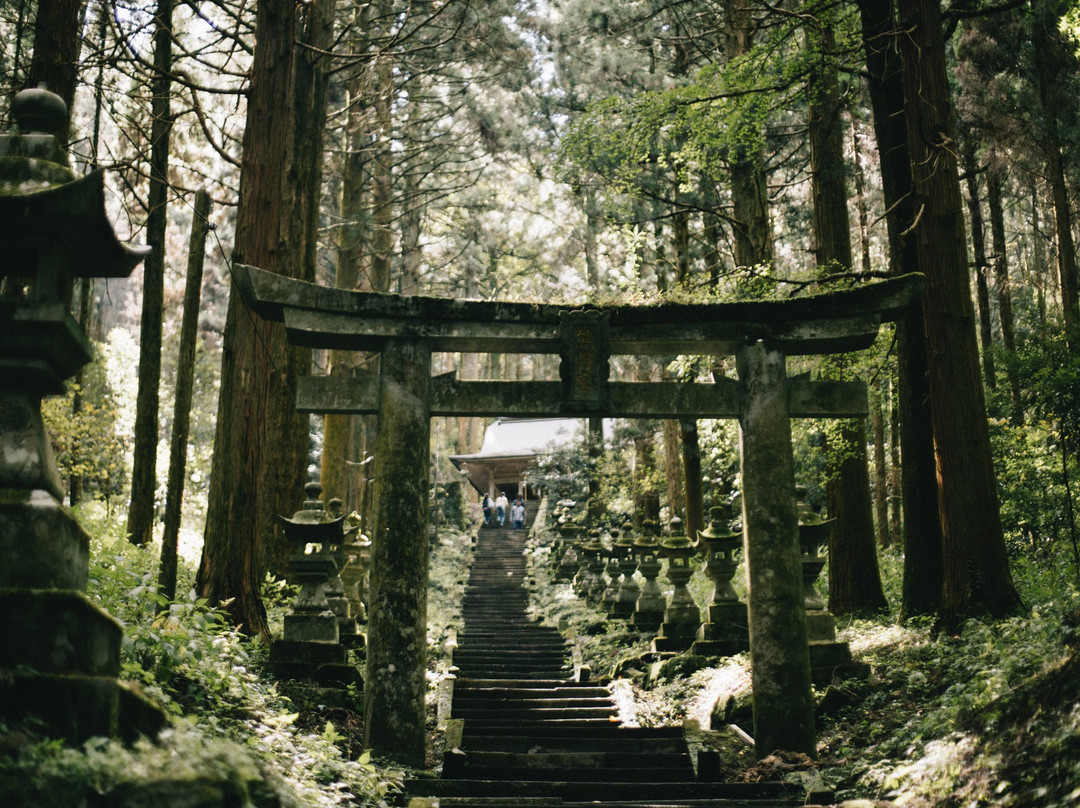 Kamishikimi Kumanoimasu Shrine景点图片