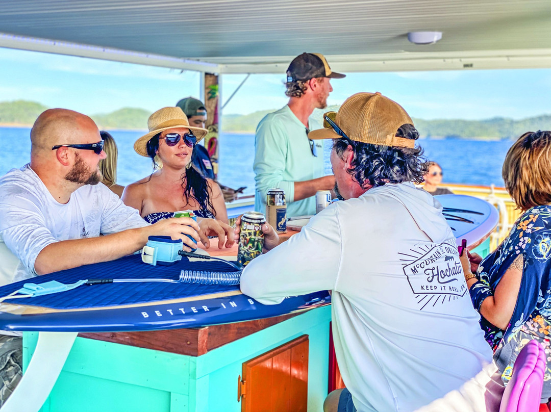 Broken Bow Lake Tiki Boat Tours景点图片