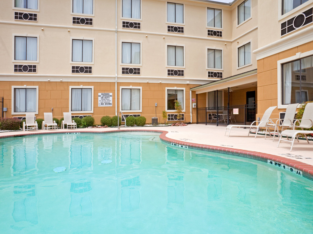 Holiday Inn Express & Suites Mount Pleasant by IHG主图