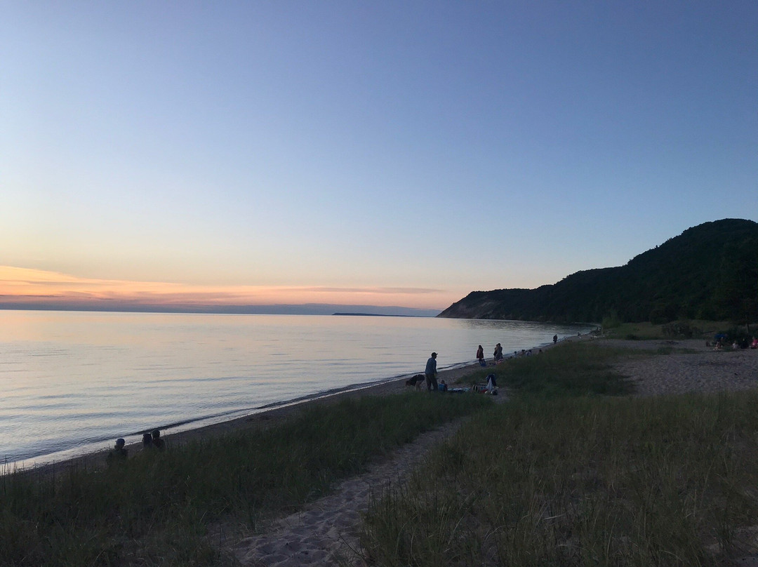 Esch Beach景点图片