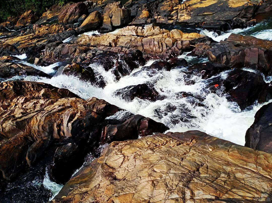 Theliella Falls景点图片