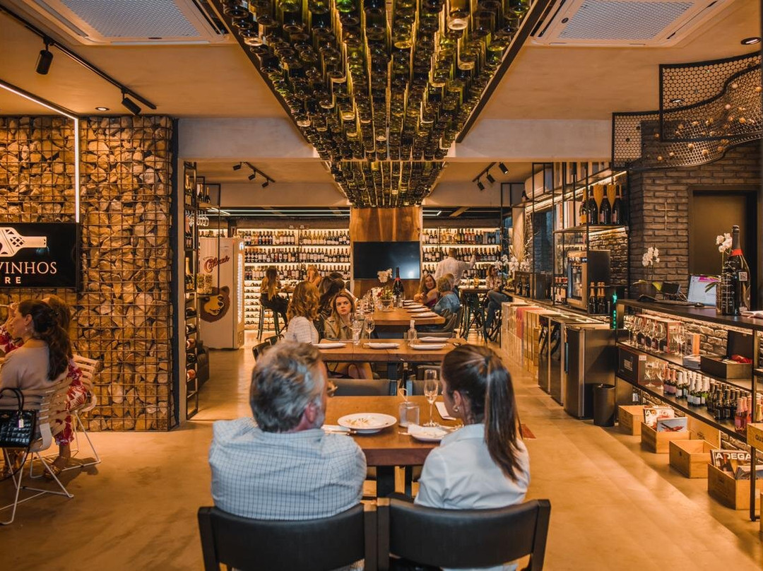 Entre Vinhos - Wine Bar