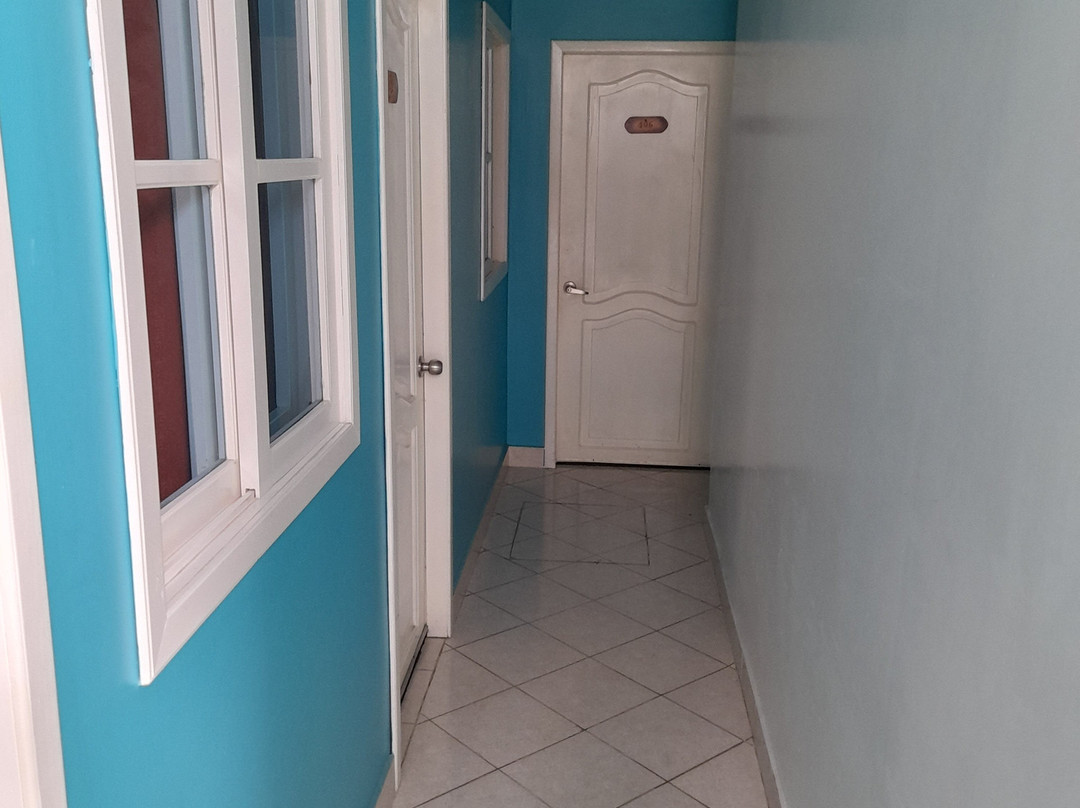 Chescos Hotel & Hostel Restobar主图