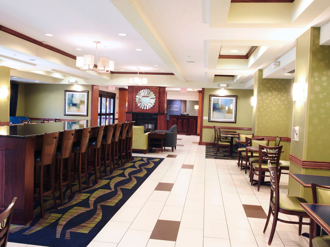 Holiday Inn Express & Suites Urbandale Des Moines By IHG主图