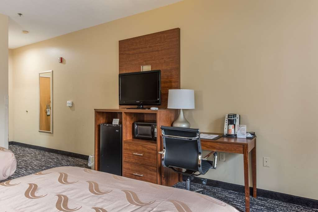 Quality Inn & Suites Hendersonville - Flat Rock主图