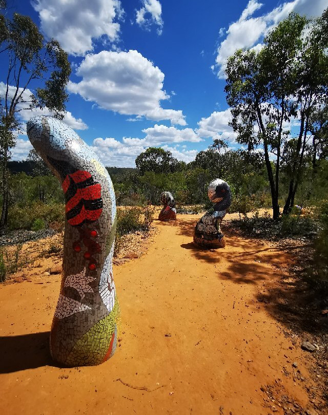 Sculptures in the Scrub Trail景点图片