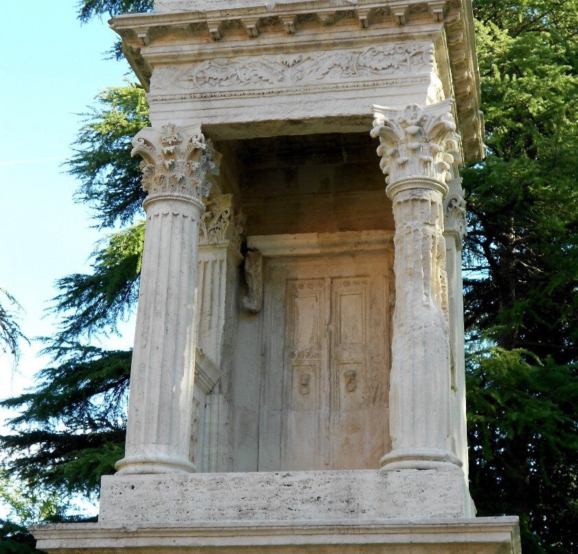 Mausoleo di Obulacco景点图片