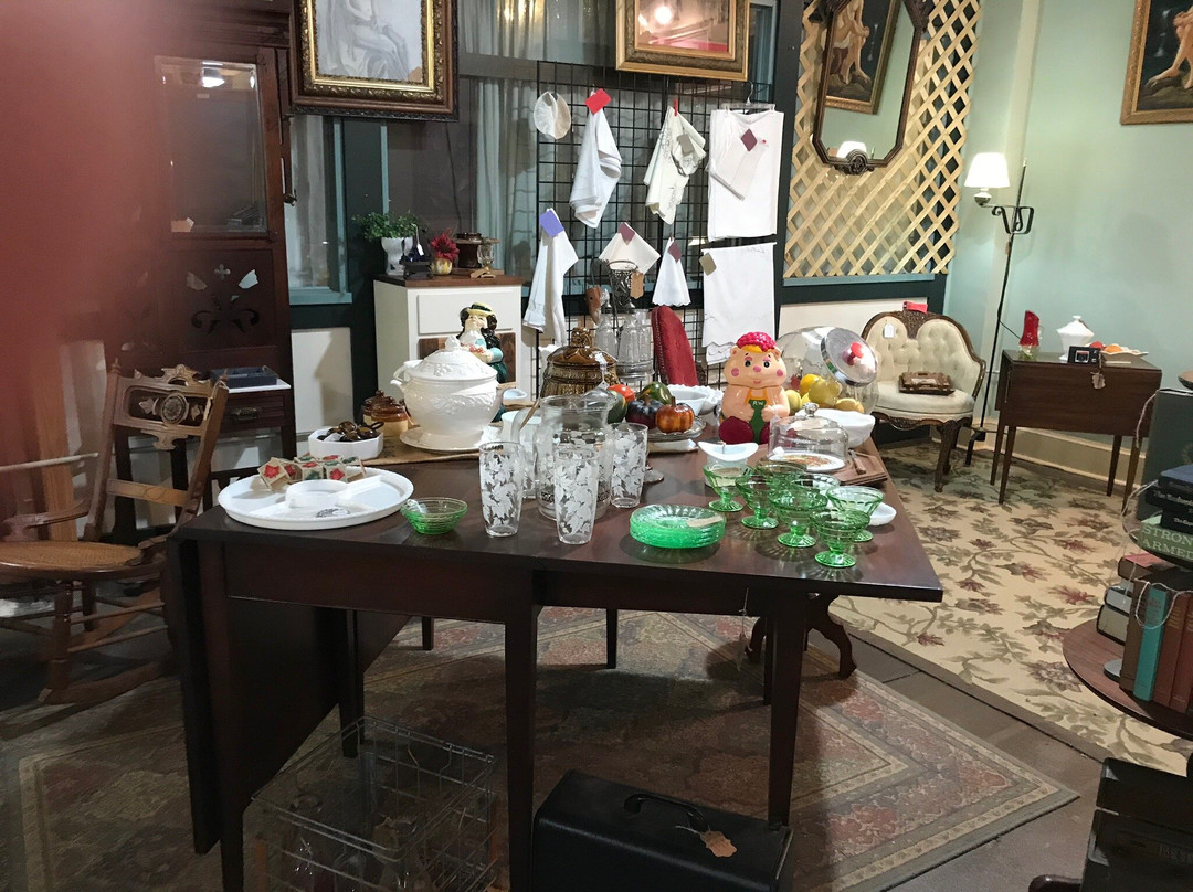 The Oak Collectables and Antiques (Antique Mall)景点图片