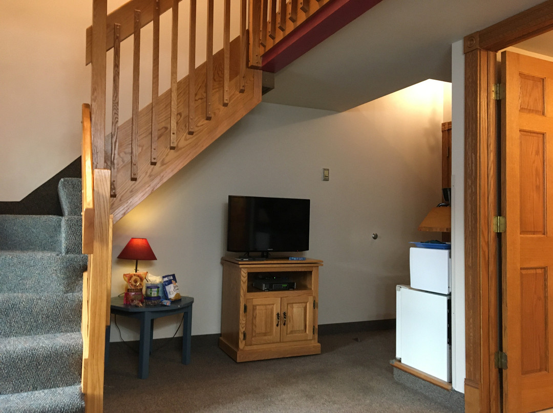 Stone Mill Hotel & Suites主图