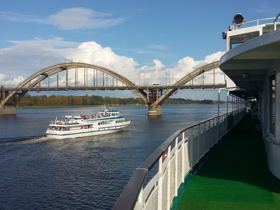 Rybinskiy Bridge景点图片