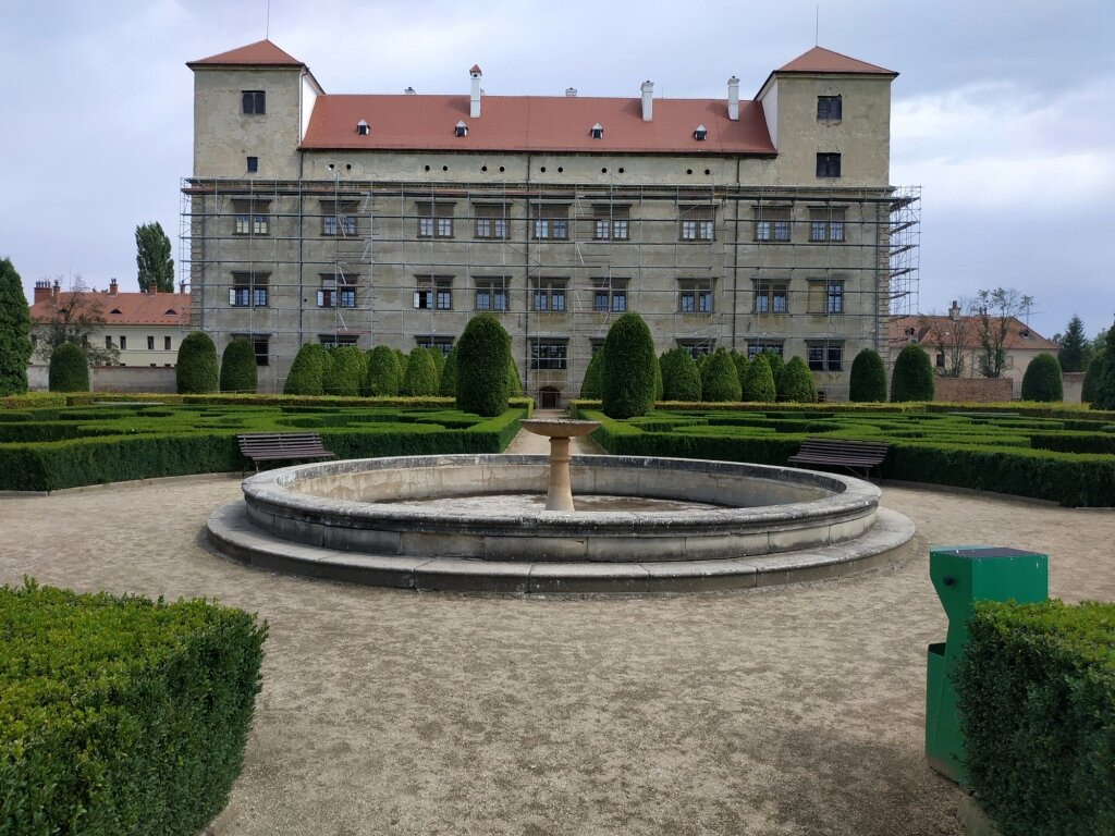 Zamek Bucovice景点图片