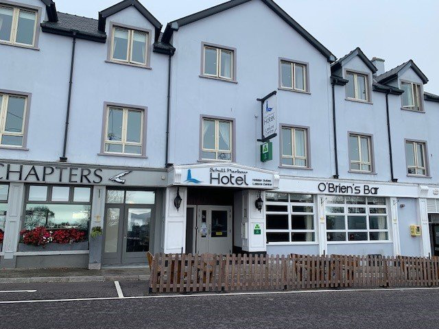 Schull Harbour Hotel主图