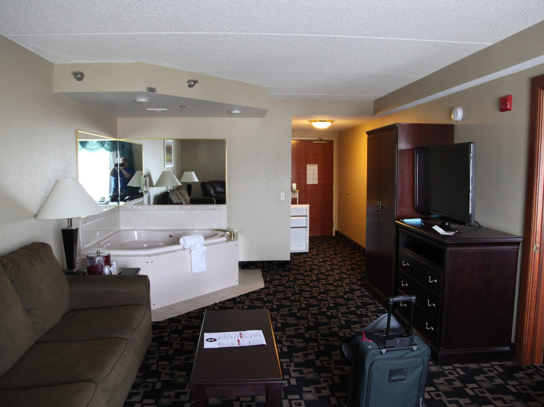 The Plaza Hotel & Suites主图