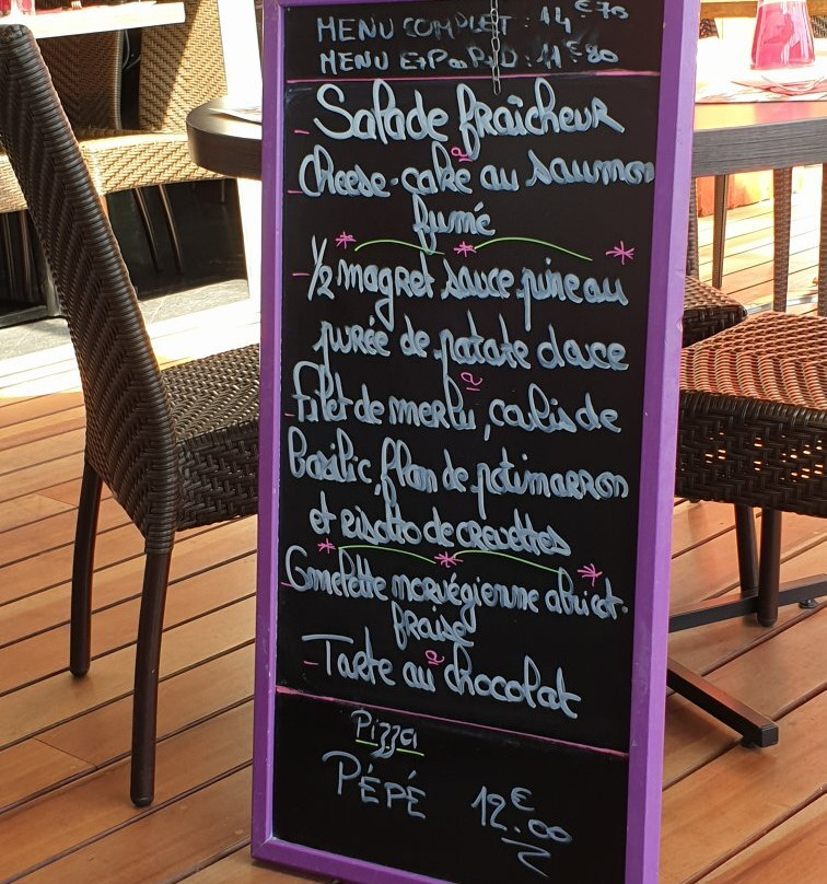 Complexe Saintes Vegas-桑特必去景点