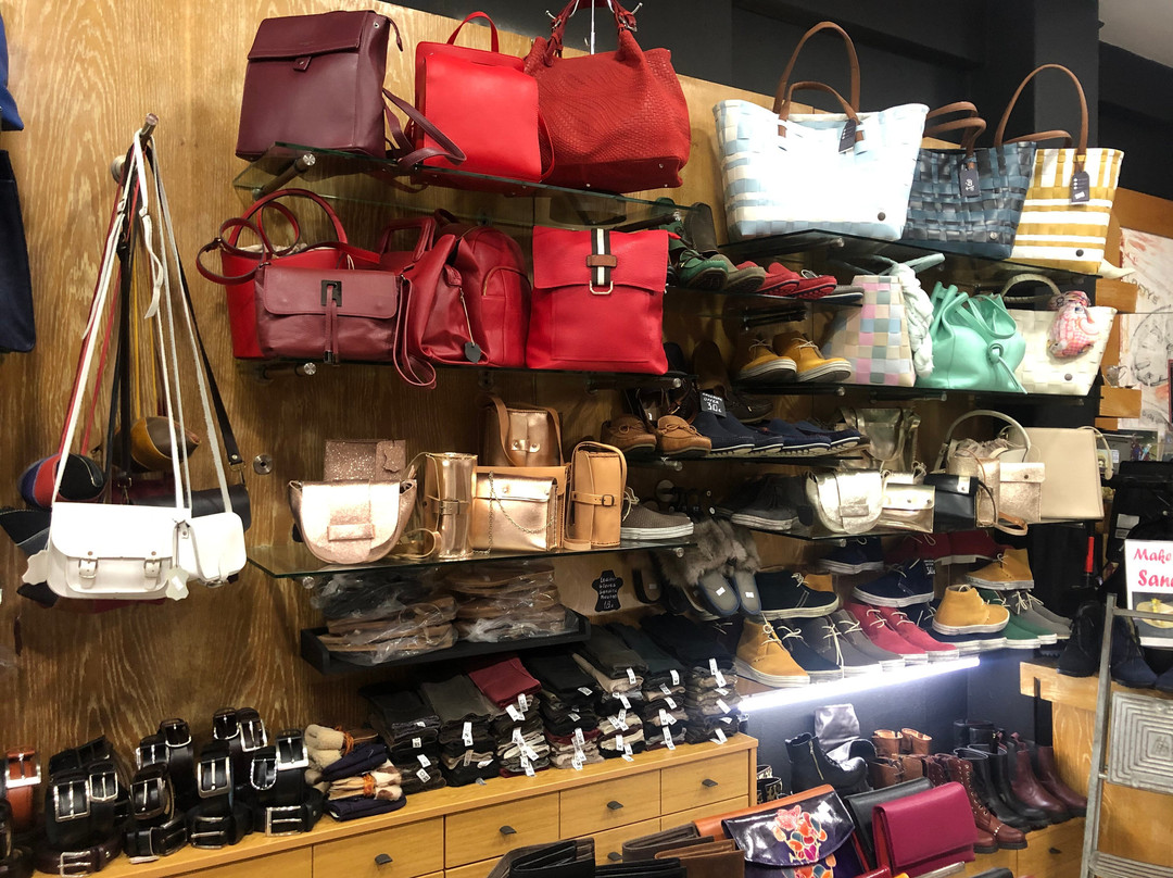 Smaragdi Shoes-Paralia Katerinis必去景点